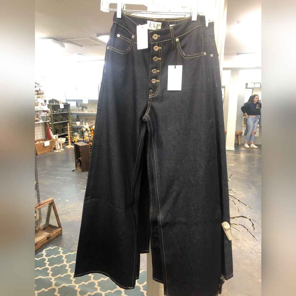 NWT Eve jeans
